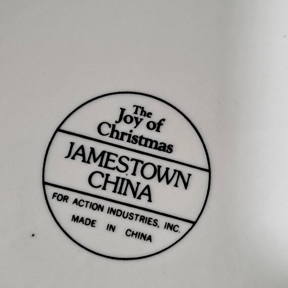 Joy of Christmas Dinner Plates Jamestown 10.5" Set of 2 - Picture 6 of 7